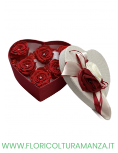 SCATOLA DI CUORE CON ROSE STABILIZZATE S2