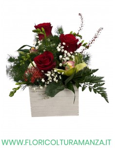 CUBO IN LEGNO CON ROSE E ORCHIDEE