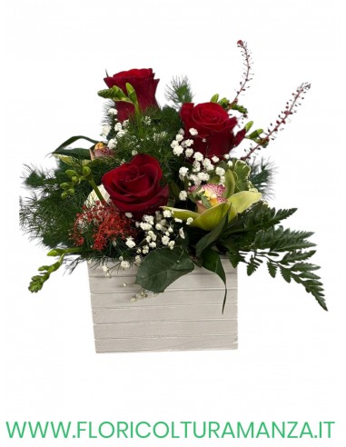 CUBO IN LEGNO CON ROSE E ORCHIDEE